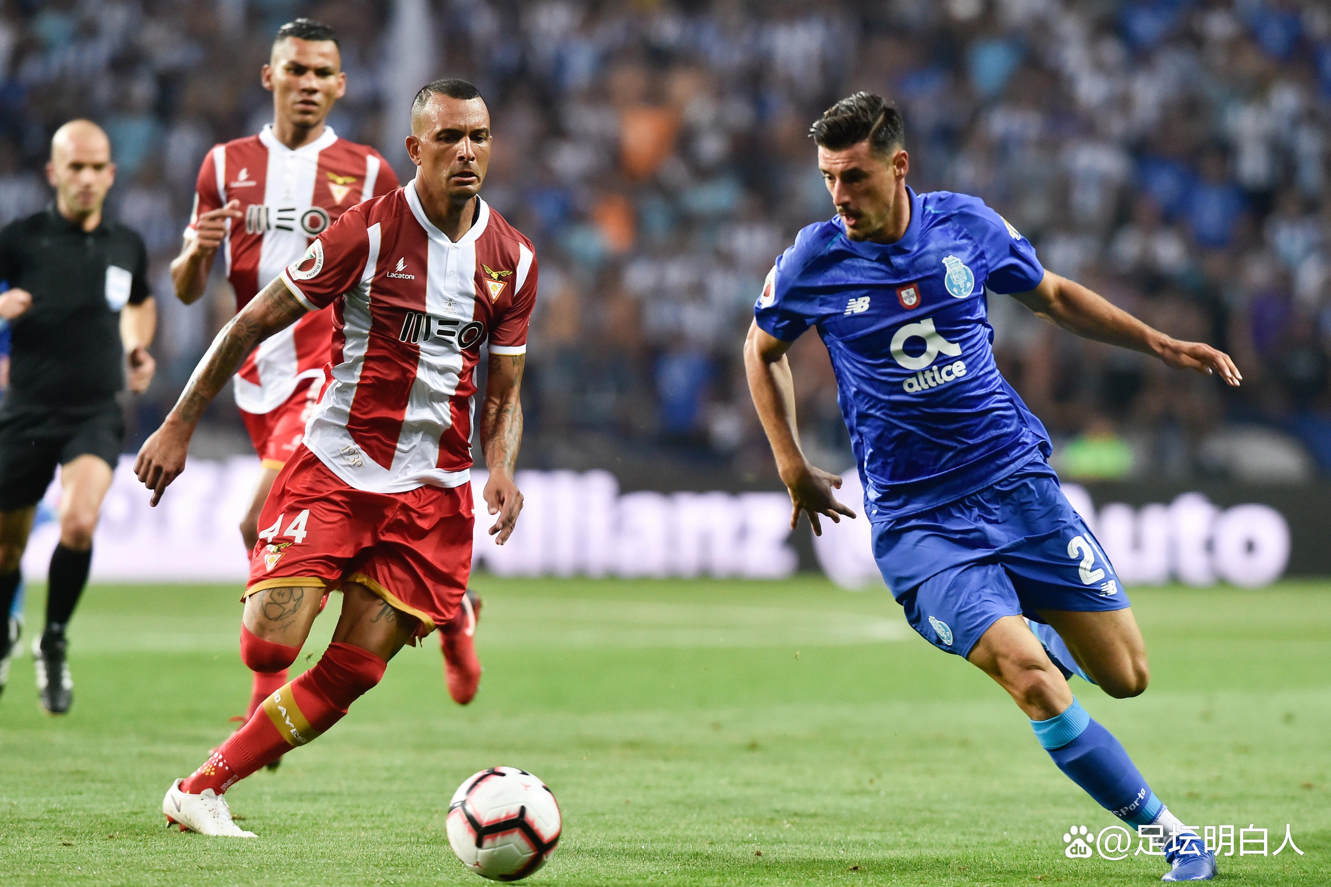 波尔图训练开放日,最后时刻外线爆发引观众欢呼,世俱杯在即,团队化学反应显著的简单介绍 波尔图训练开放日,最后时刻外线爆发引观众欢呼,世俱杯在即,团队化学反应显著的简单介绍