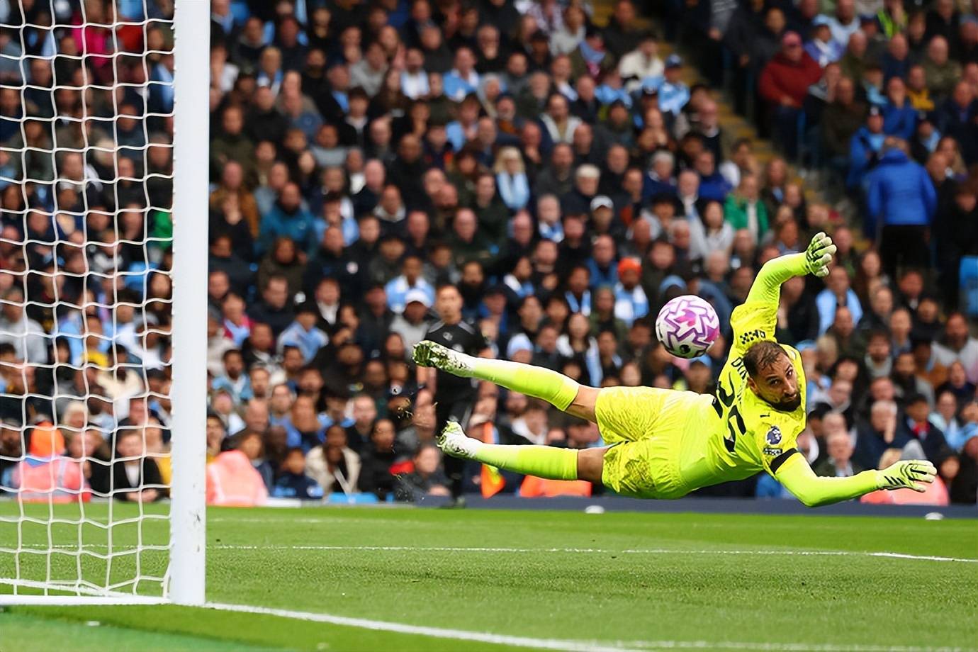 曼城迎意甲关键赛,今夜主帅复盘,气氛紧张,细节决定成败 曼城迎意甲关键赛,今夜主帅复盘,气氛紧张,细节决定成败