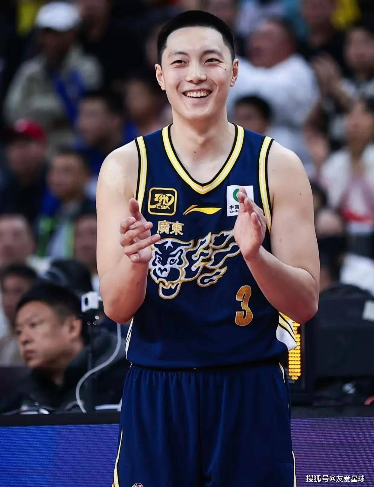 武汉三镇今夜造点机会；志在CBA常规赛名次提升；赛场秩序良好；临场指挥获称赞的简单介绍