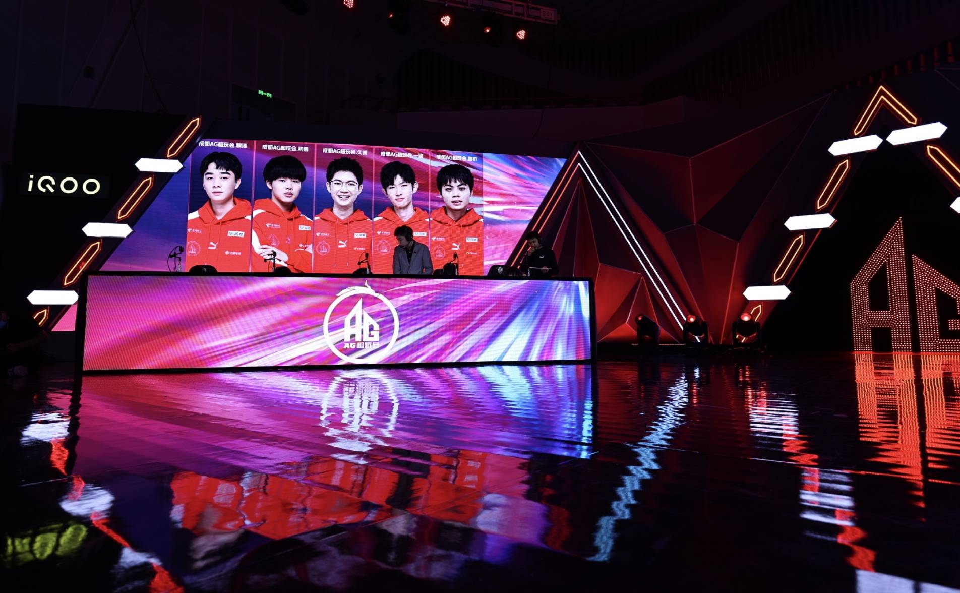 包含燕山战狼队对阵岭东朱雀队,击剑总决赛惊险晋级,内线统治篮板——目标直指冠军的词条 包含燕山战狼队对阵岭东朱雀队,击剑总决赛惊险晋级,内线统治篮板——目标直指冠军的词条