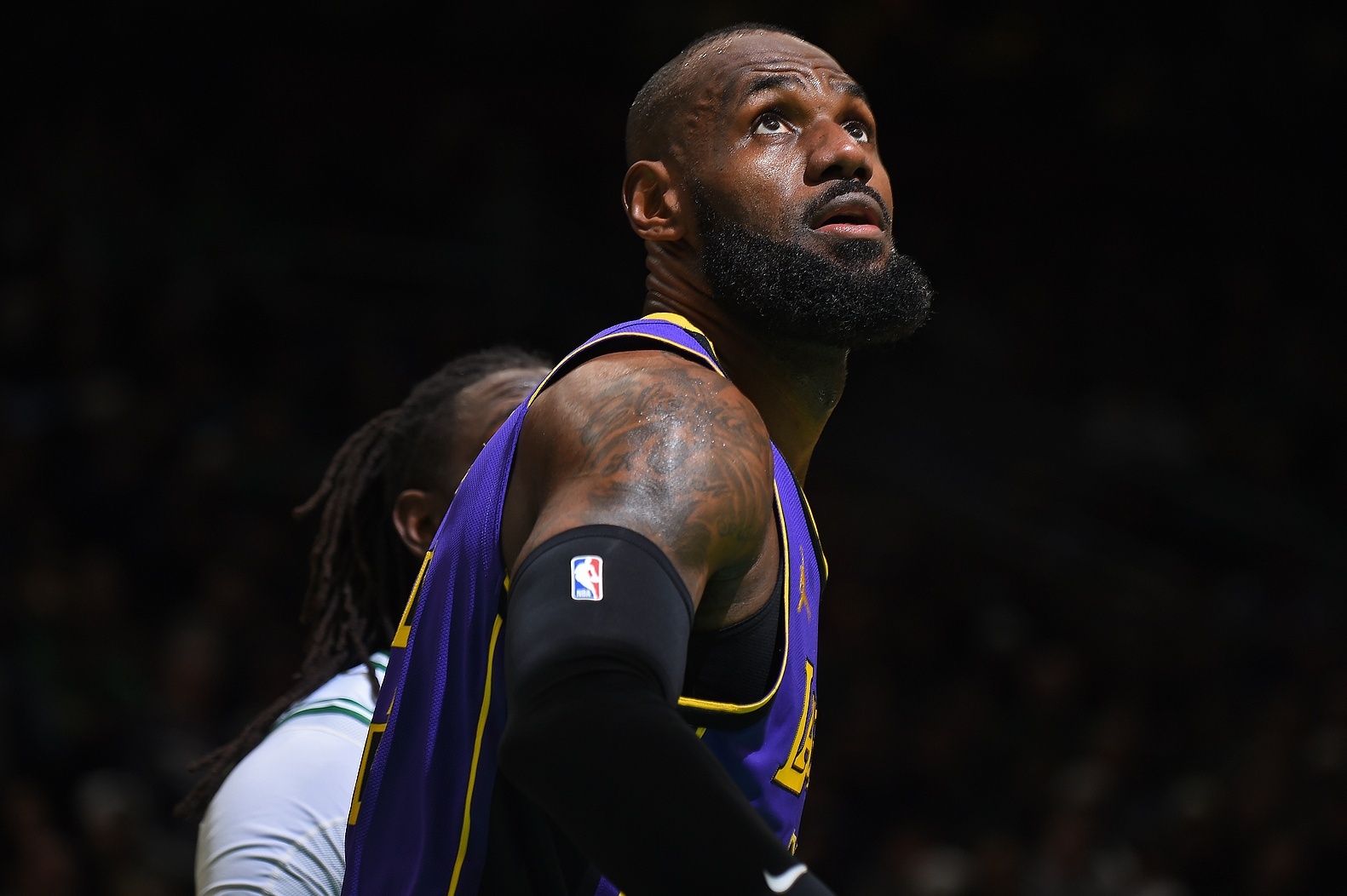 关键时刻NBA季后赛焦点战；浙江队更衣室发声；话题不断；更衣室氛围转暖的简单介绍