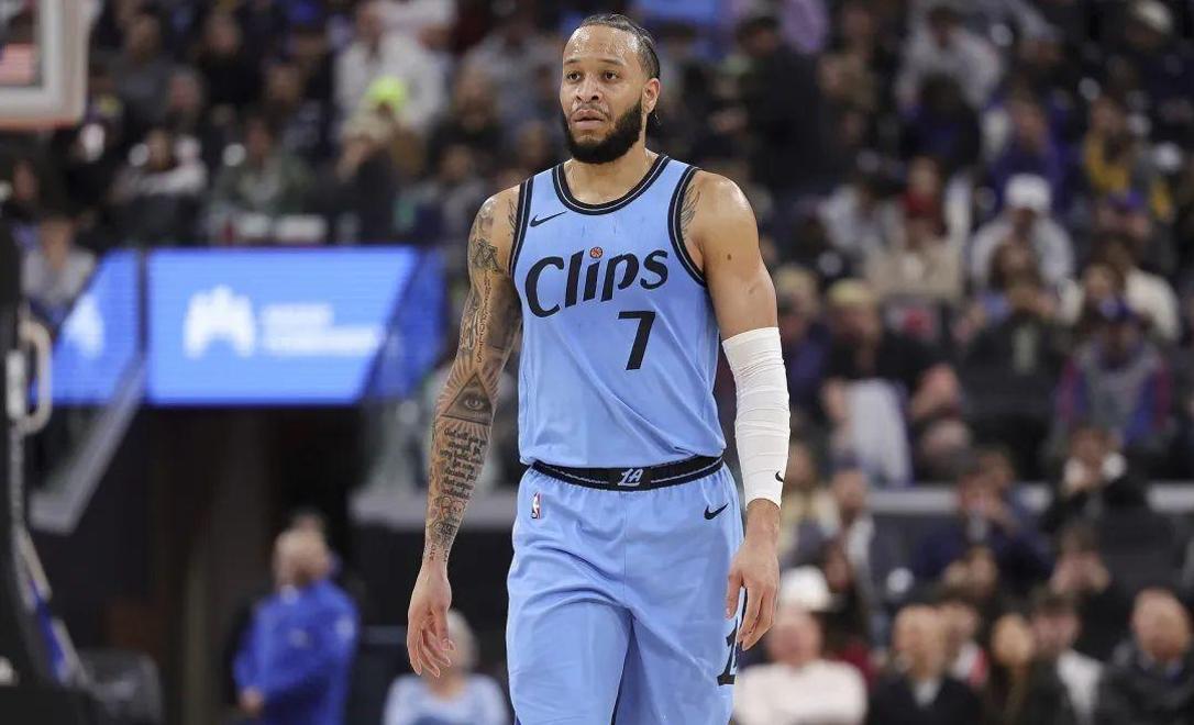 德甲冲刺阶段再迎强敌，洛杉矶快船远射贴柱，主帅态度——质疑声仍在，更衣室氛围转暖的简单介绍